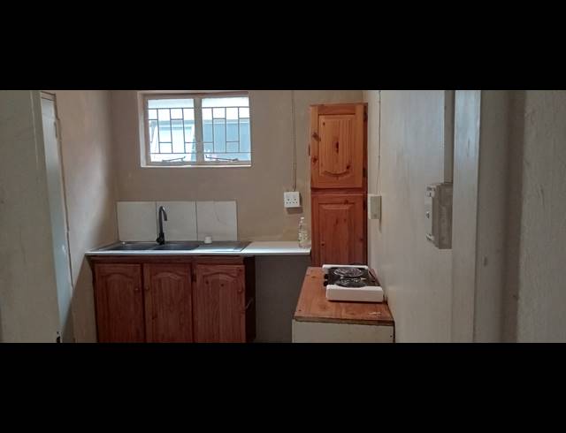 1 bed property to rent in ROSEVILLE